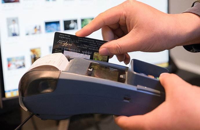 在POS机上刷卡怎么拥有完美的信用卡账单！
